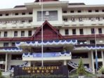 GSVL Wajibkan Pejabat Pemkot Manado Absen Manual di Ruang Sekda