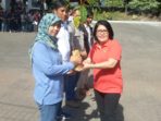 Peringati Hari Lingkungan Hidup Sedunia, Gumalag Bagikan Pohon dan Piagam Penghargaan