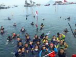 Pukul 08.50 Wita Rekor Dunia Rantai Manusia Terpanjang di Bawah Laut Terpecahkan, Merah Putih Berkibar di laut Manado