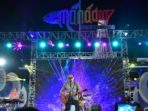 Tiga Jam Non Stop Bawakan Lagu Hits dan Khas Sulut, Iwan Fals: Manado Terus Diberkati. Salam Kerukunan!