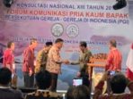 Gubernur Olly Kenalkan Jargon 3B PKB PGI kepada Jokowi di Konas XIII