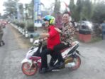 Hadiri Pengucapan, Dua Legislator Sulut Ini Berboncengan Pakai Motor
