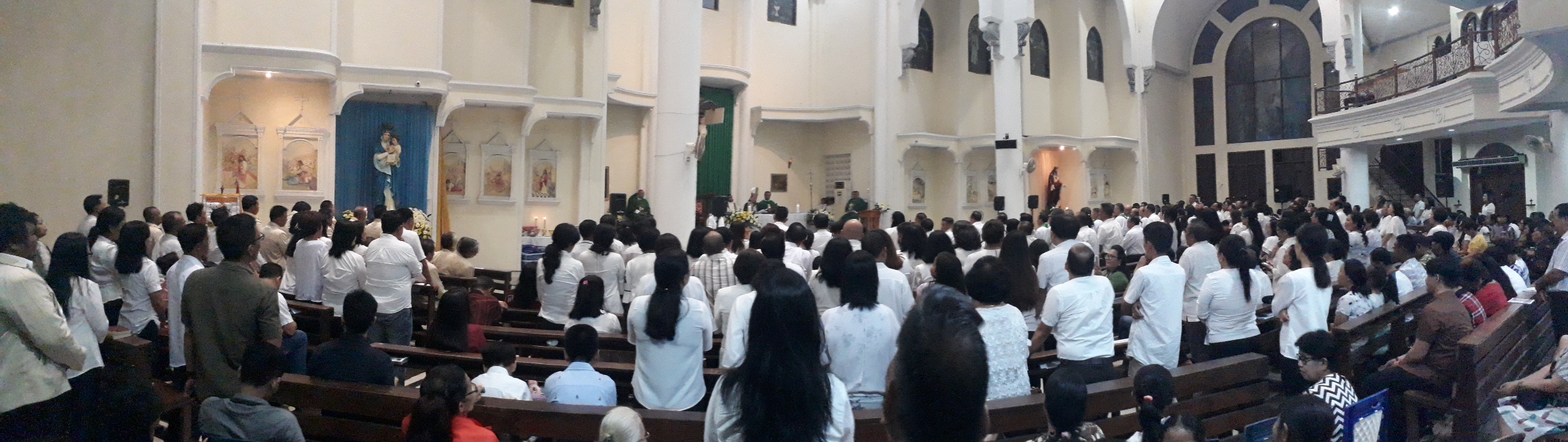 Uskup Manado Lantik Para “Pelayan” Paroki HKY Karombasan