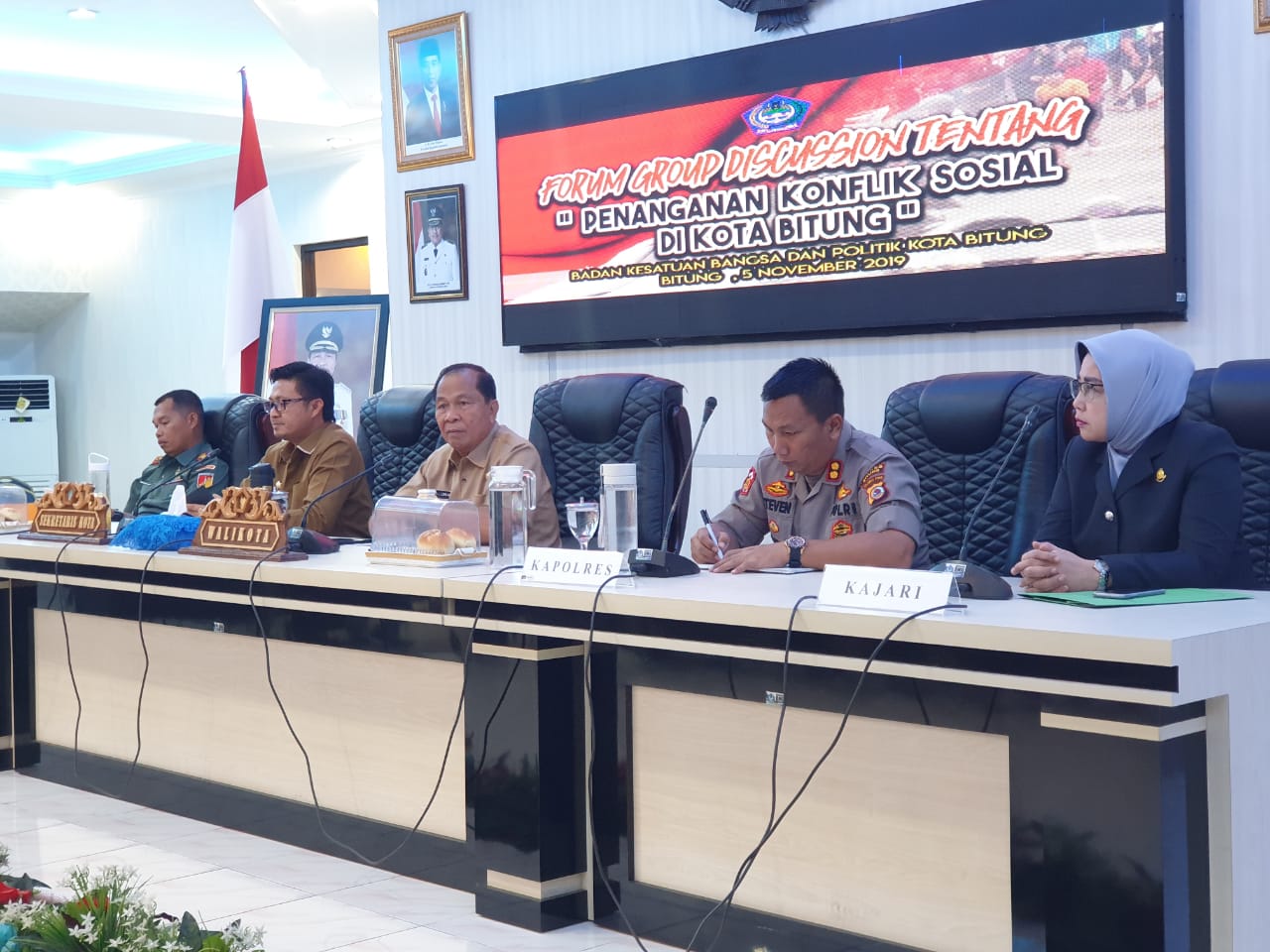 Lomban Buka FGD Penanganan Konflik Sosial di Kota Bitung