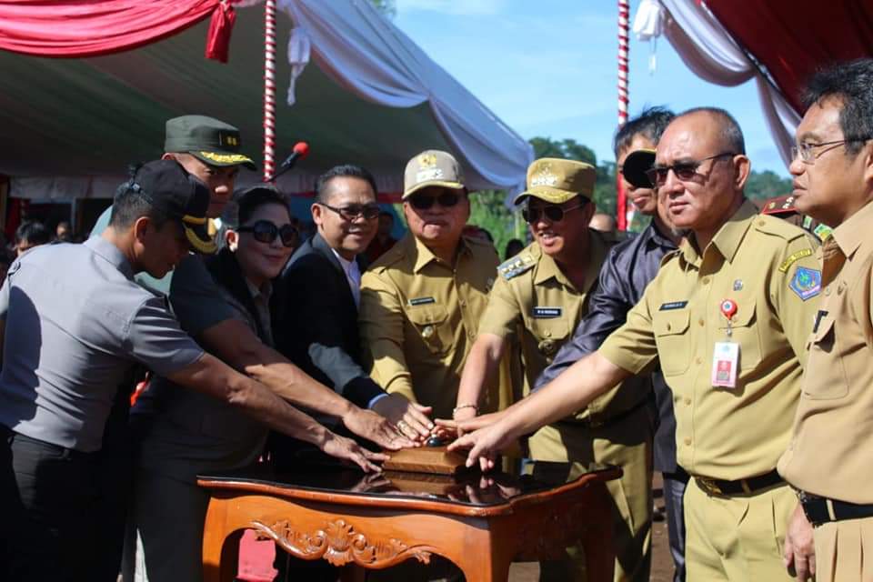 Canangkan Pengangkatan Eceng Gondok, Bukti Komitmen Pemkab Minahasa Selamatkan Danau Tondano