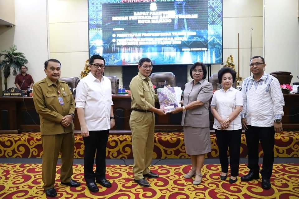 Walikota Manado Hadiri Rapat Paripurna DPRD