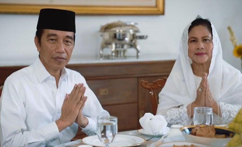 Ucapkan Selamat Idul Fitri, Jokowi Ingatkan “Pengorbanan”