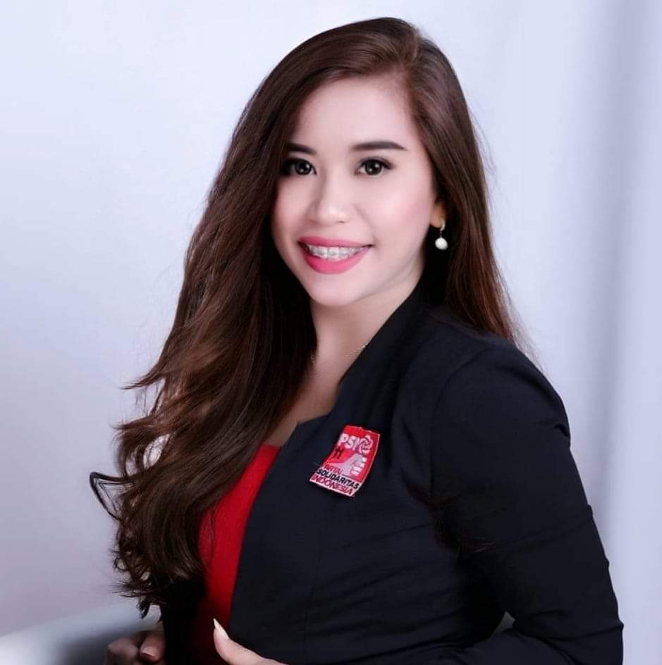 Jurani Rurubua, Legislator Cantik Yang “Bersinar Terang” Meski Di Tengah Mayoritas