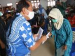 Maraton Salurkan Bantuan ke Lansia, Kepedulian Lomban Diapresiasi