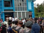 Bupati dan Wabup Maybrat Didemo Mahasiswa dan Masyarakat, Ini 22 Tuntutan Mereka