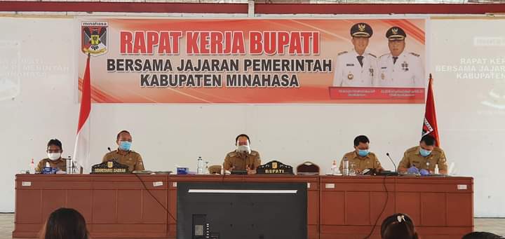 Bupati Roring Minta Jajarannya Sosialisasi Program Kemasyarakatan Melalui Medsos