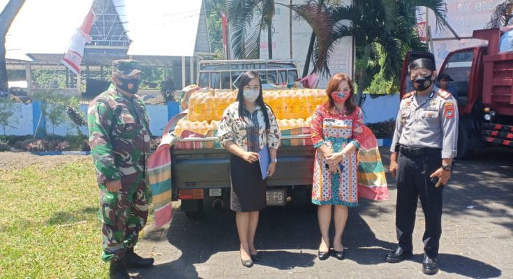 Pemkab Minut Kembali Salurkan Bantuan Bapok, Warga Dimembe Berterima Kasih