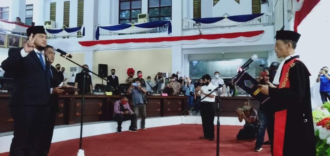 Gantikan Sang Kakak, Daniel Rumumpe Resmi Jabat Wakil Ketua DPRD Minut