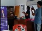 Astaga! Dana Lansia Diduga Dipolitisasi di Kantor Lurah, Videonya Viral di Medsos