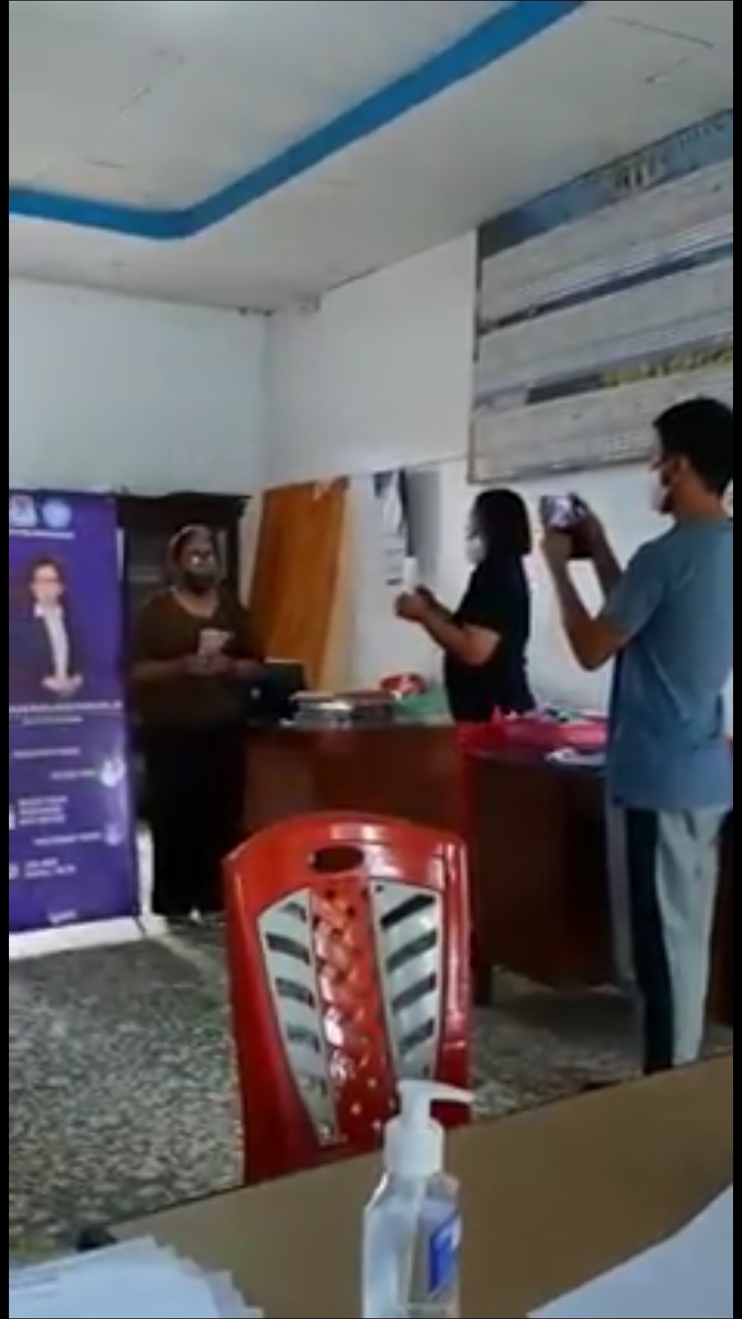 Astaga! Dana Lansia Diduga Dipolitisasi di Kantor Lurah, Videonya Viral di Medsos