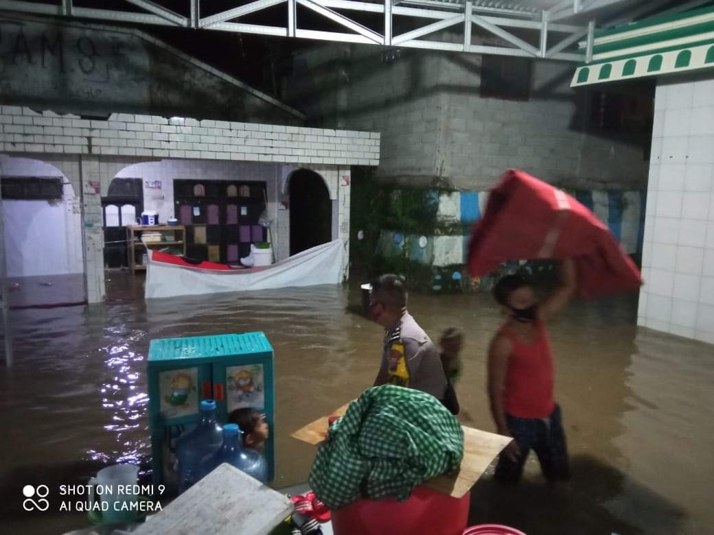 Diguyur Hujan Sejak Sore, Puluhan Rumah Warga Terendam Banjir