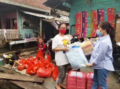 Legislator PSI Jurani Rurubua Salurkan Bantuan ke Warga Korban Banjir dan Longsor, Pakai Dana Sendiiri
