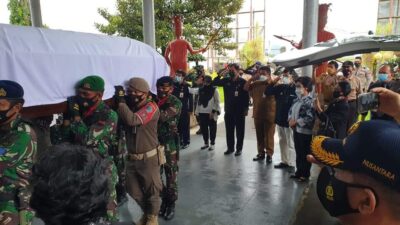 Jemput Jenasah SHS, Walikota Manado: Terpujilah Nama Tuhan