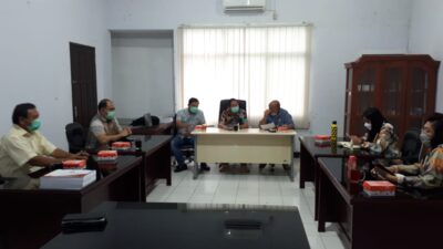 Temui Fraksi Golkar di Kantor DPRD Minahasa, Adrie Kamasi Minta All Out Perjuangkan Apsirasi Rakyat