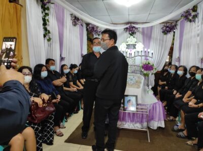 Golkar Minahasa Peduli Berlanjut, Beri Santunan Duka Kepada Ketua PG Desa Sendangan