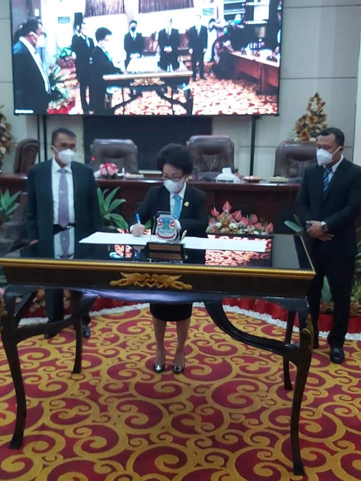 DPRD Manado Tetapkan Andrei Angouw dan Richard Sualang Sebagai Walikota dan Wawali Terpilih