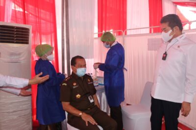 Dibuka Jaksa Agung, 2.700 Warga Kejagung Disuntik Vaksin