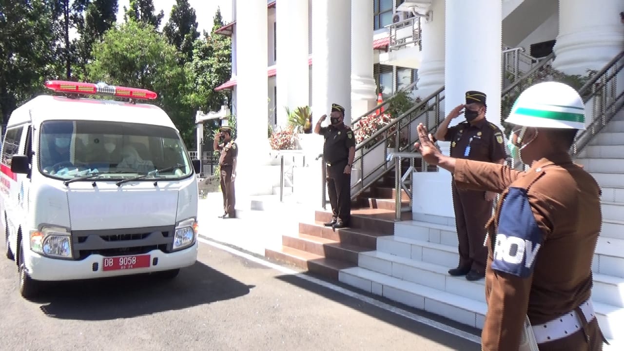Wakajati Sulut Pimpin Penghormatan Terakhir Jenasah Alm Lukman Efendy