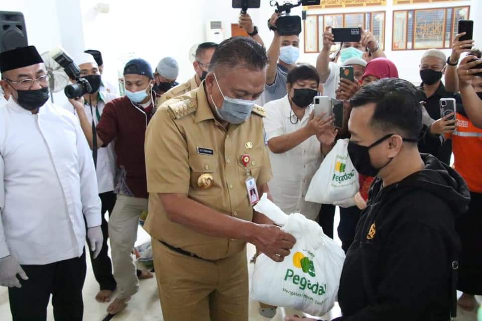 Pemprov Sulut Salurkan 3000 Paket Ramadhan untuk Kaum Dhuafa, Gubernur Olly Yakin Tepat Sasaran