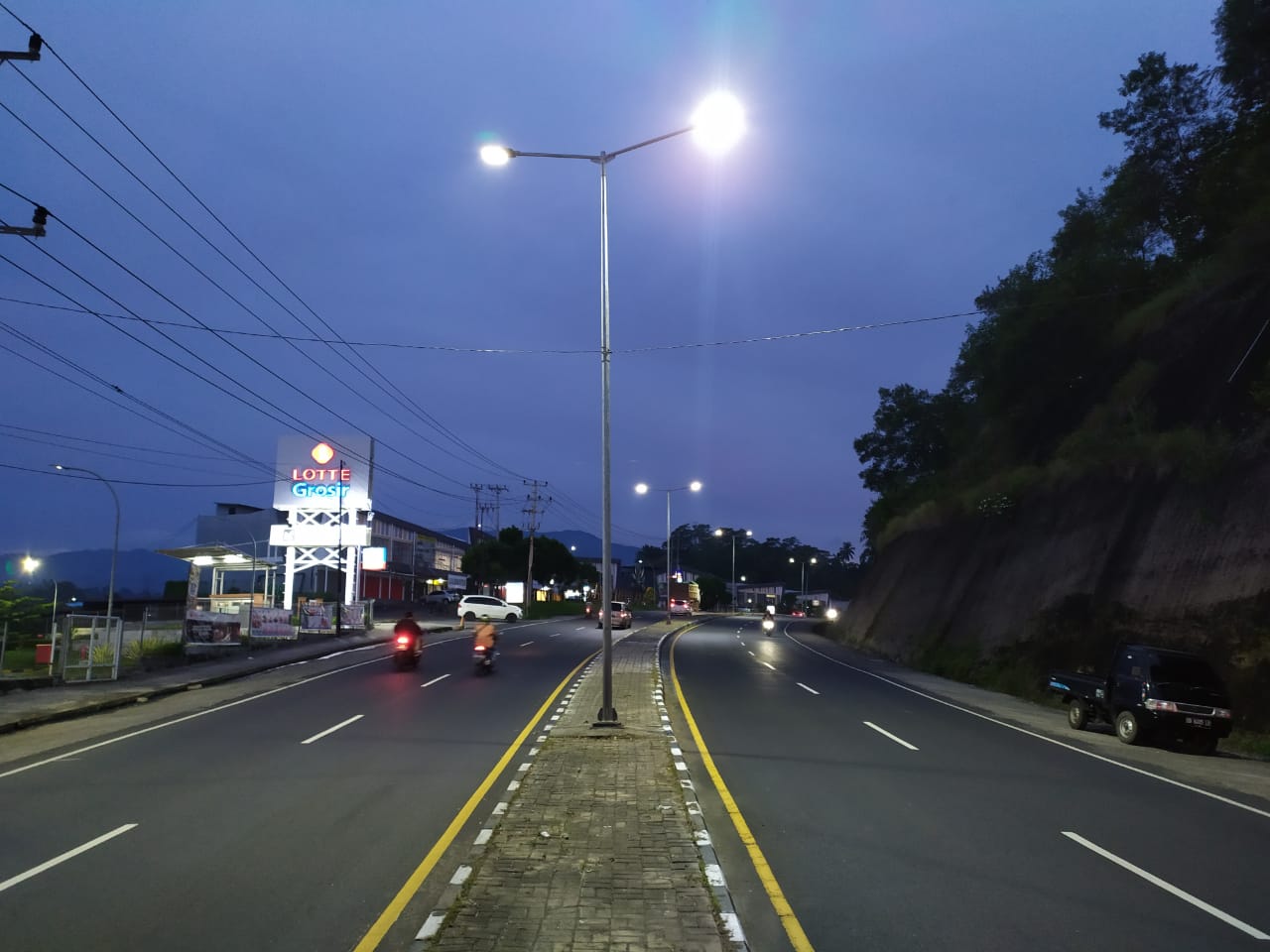 Usai Dilantik Langsung Bekerja, AARS Bikin Manado Makin Terang Benderang Usai Dilantik Langsung Bekerja, AARS Bikin Manado Makin Terang Benderang