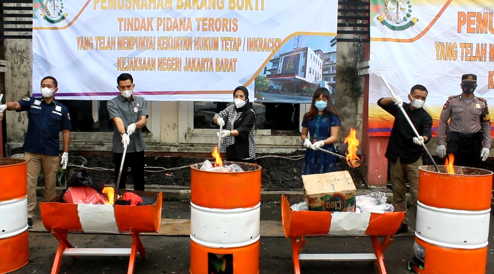 Barang Bukti 96 Perkara Terorisme Dimusnahkan  