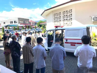 Paroki Santo Fransiskus Xaverius Pineleng Miliki Mobil Ambulance