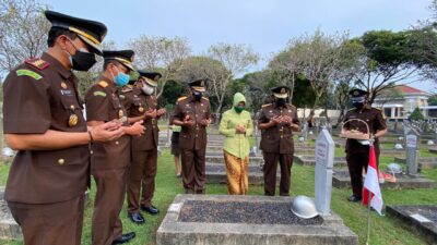 JAM Intel Pimpin Upacara Ziarah di TMP Kalibata