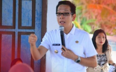 Hebat! Bupati Ini Bagi-bagi 100 Unit Rumah Gratis Untuk Warganya di Tengah Pandemi, Alasannya Bikin Terharu