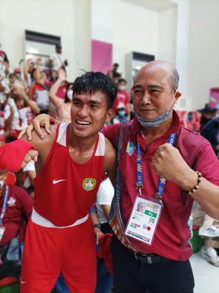 Farrand Papendang Kalahkan Petinju Jabar, Sulut Kembali Tambah Medali Emas