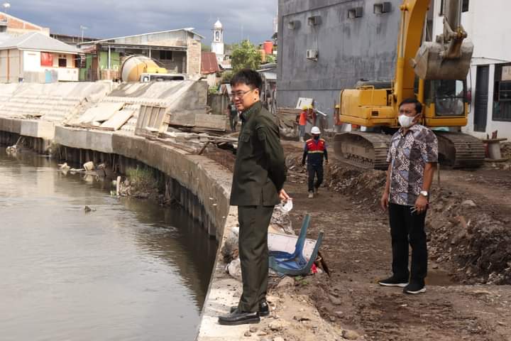 Telusuri Aliran Sungai, Walikota Maraton Turlap ke Sejumlah Titik