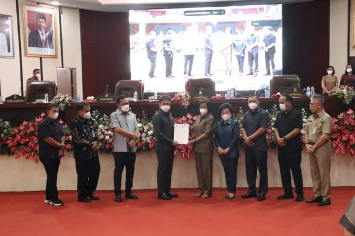 Walikota dan Wawali Hadiri Rapat Paripurna DPRD Manado