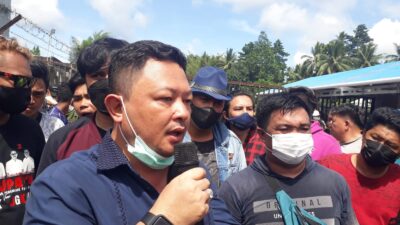 Ratusan Warga Penambang Tatelu Demo PT TTN, Begini Tuntutan Mereka