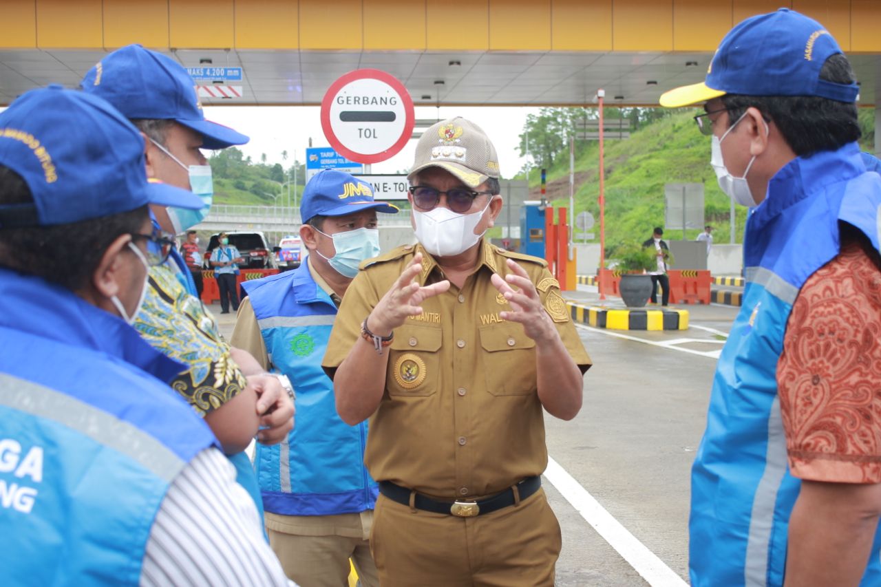 Maurits Mantiri dan Komisi IV DPR RI Bahas Ini di Gerbang Tol Manado-Bitung