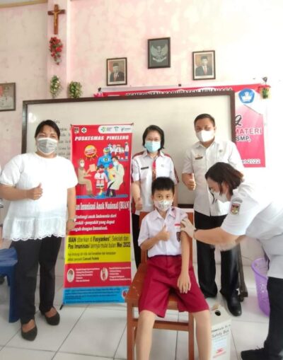 113 Siswa SD Katolik Pineleng Disuntik Imunisasi di Acara Pencanangan BIAN 2022