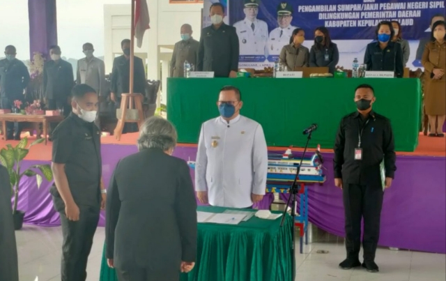 Elly Lasut Lantik Ratusan Pejabat Eselon II dan III