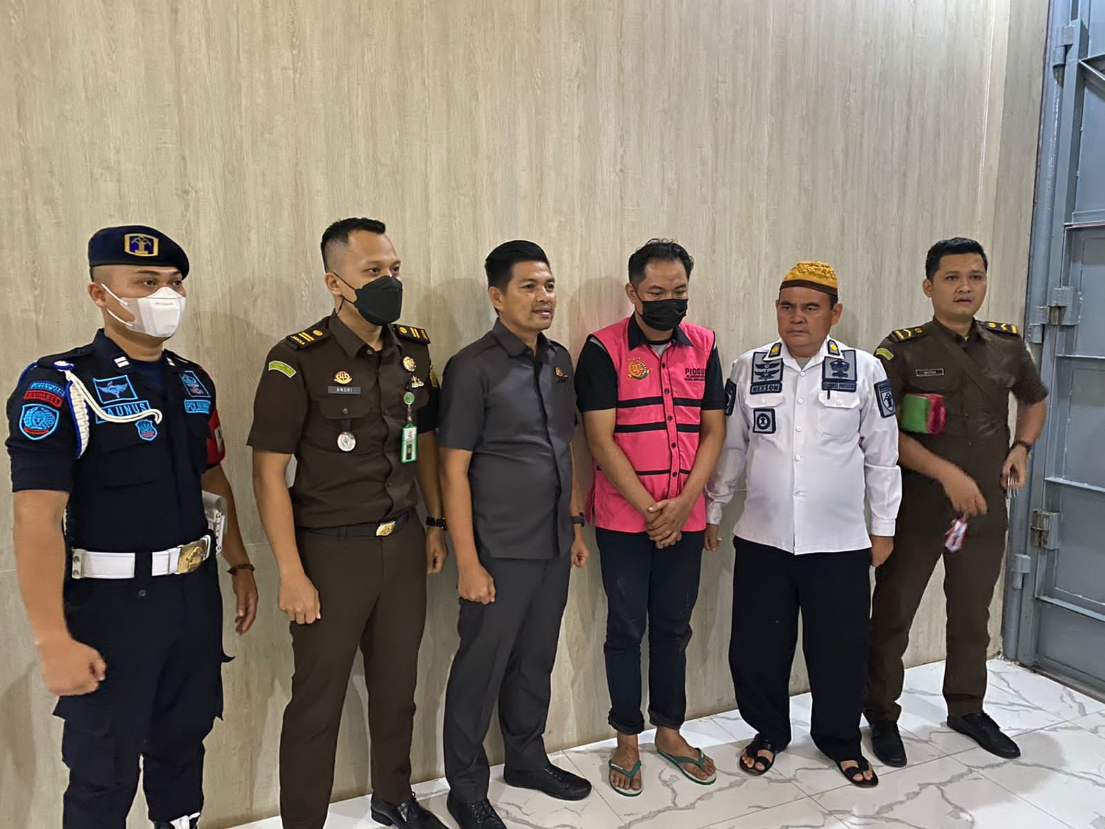 Oknum PNS Sekretariat DPRD Kabupaten Penukal Abab Lematang Ilir Ditangkap Tim Tabur Kejagung