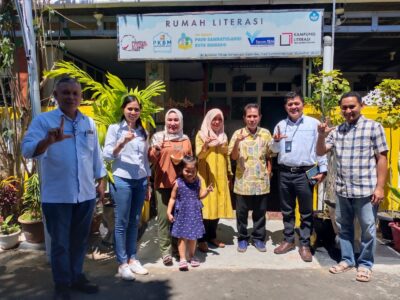 PLN Suluttenggo Salurkan Bantuan Peralatan Pendukung Taman Baca Senilai Rp 230 juta