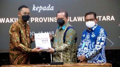 Elly Lasut dan Moktar Parapaga Serahkan LKPD 2021 kepada BPK