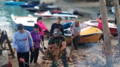 Polsek Melonguane Bersihkan Sampah di Pantai Sambut HUT ke-76 Bhayangkara