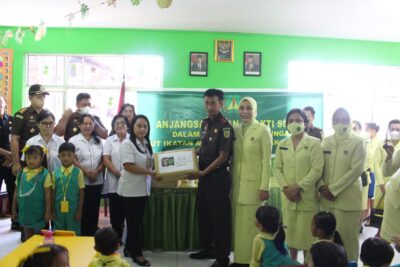 Kajati dan Ketua IAD Sulut Anjangsana di TK Adhyaksa VIII Kejati Sulut