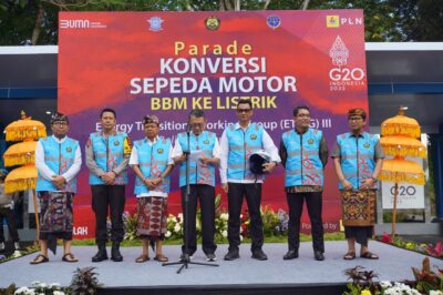 Kementerian ESDM dan PLN Gelar Parade Motor Listrik di Bali Sambut Era EV