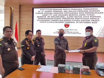 Kejati Sulut Sita Barang Bukti Uang Tunai dan Rekening Bersama PT Air Manado