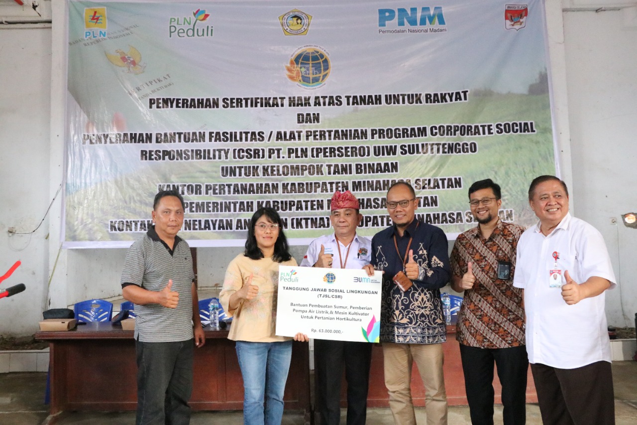 Bantu Naikan Produktifitas Petani Holtikultura, PLN Serahkan Bantuan TJSL Bagi Kelompok Tani Betania