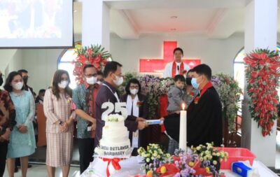 Wawali RS Ikut Ibadah Syukur HUT ke-25 Jemaat GMIM Betlehem Maruasei Malalayang