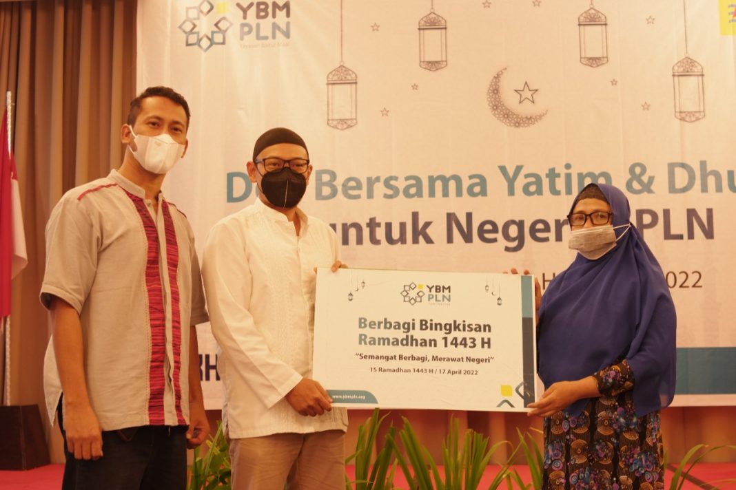 Tebar Berkah Ramadhan, PLN Suluttenggo bersama YBM PLN  Salurkan Bantuan